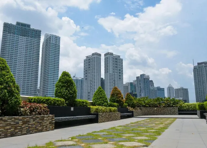 Apartment Modern 1-br With Balcony & Free Parking In Makati Cbd *