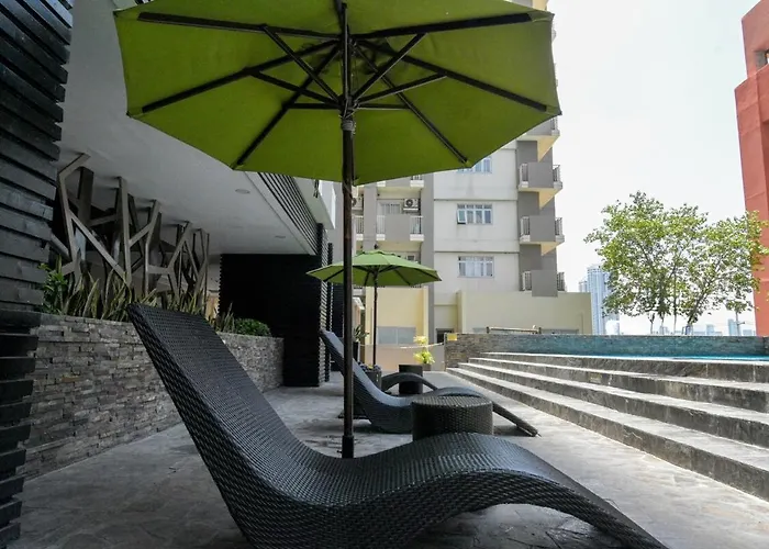 Modern 1-br With Balcony & Free Parking In Makati Cbd Apartment Manila